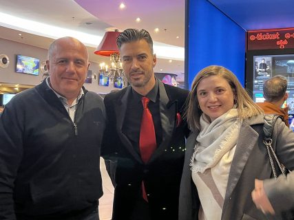 Γιάννης Μανίκης, Γιάννης Τσιμιτσέλης, Αγγελική Αρβανίτη - Κουραμπιέδες από Χιόνι