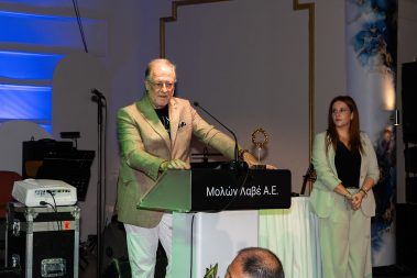 “10 Xρόνια” εξαιρετικό παρθένο ελαιόλαδο MOLON LAVE